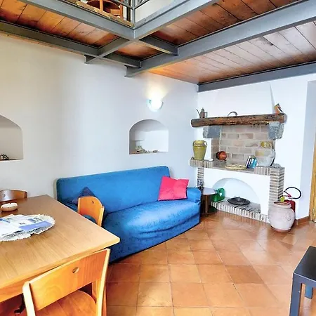 Sleeps 2 Air Con